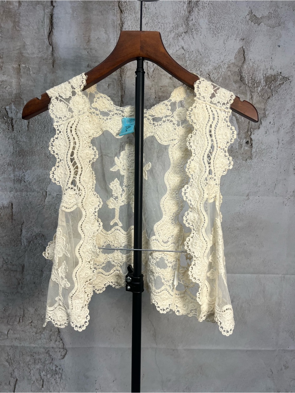 h.i.p. Ivory Floral Lace Open Front Vest Cardigan Boho Crochet Cotton Medium